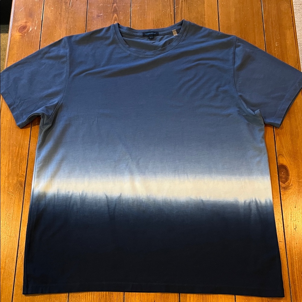 Patrick Assaraf Blue White Ombre Print Short Sleeve T Shirt Men’s Size L